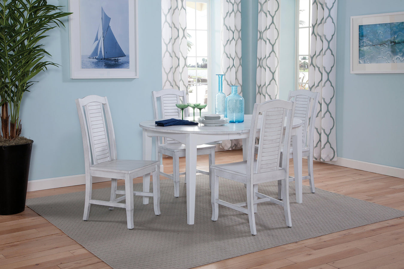 Hampton Seaside Oval Dining Collection
