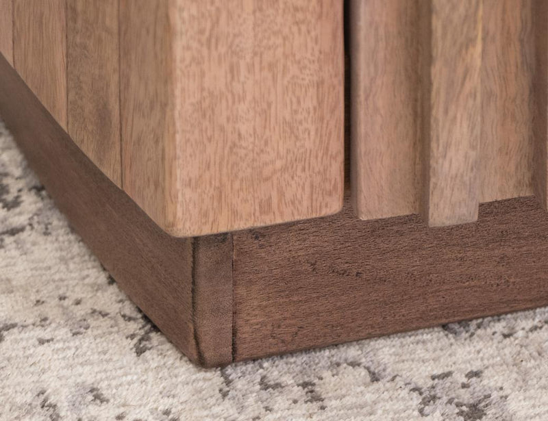 Mezquite 4 Door Console base detail