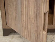 Natural Parota wood grain detail
