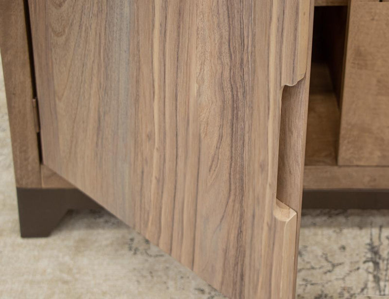 Natural Parota door and handle detail