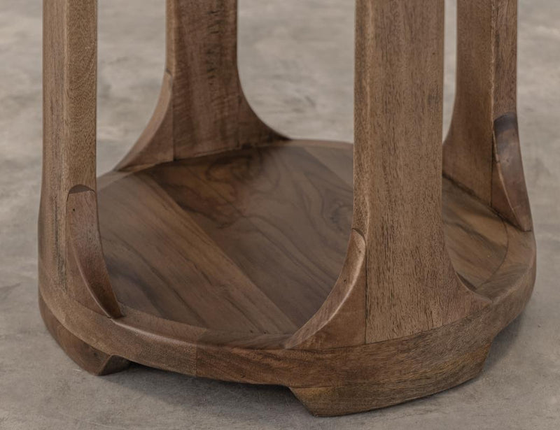 Shelf detail