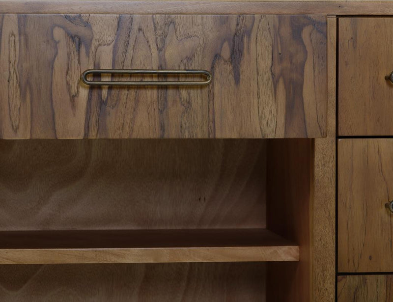 Shelf detail