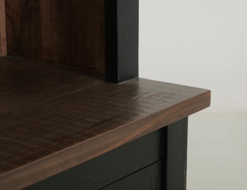 Pueblo Black Pier shelves