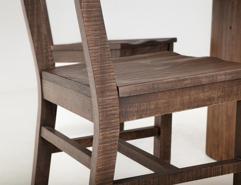 Seat and stretcher detail