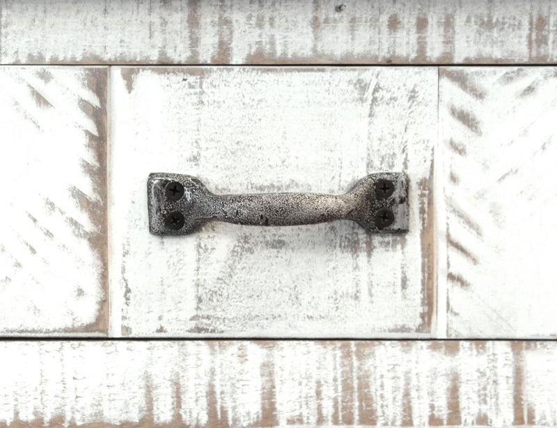 Pueblo White hardware detail