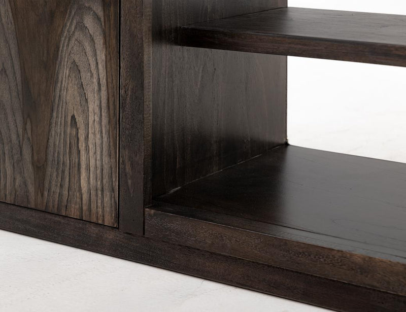 Shelf corner detail