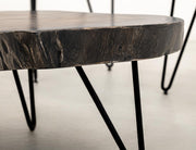 Edge and leg detail