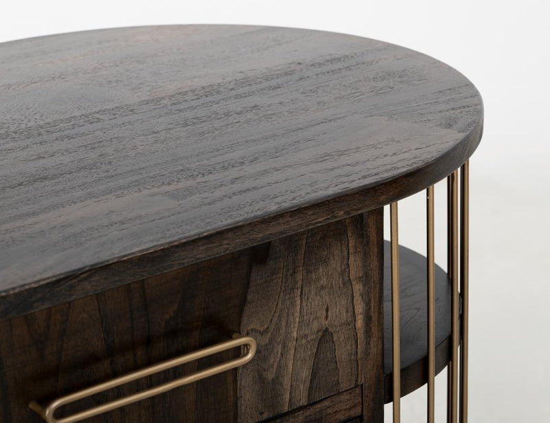 Oval top detail