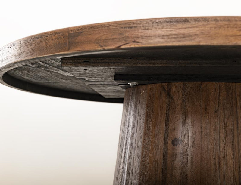 Base and footrest detail