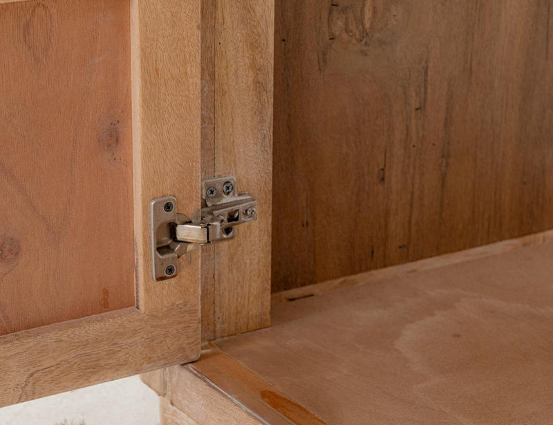 Hinge detail