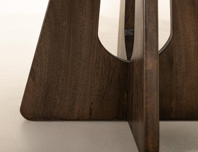 Pedestal base detail