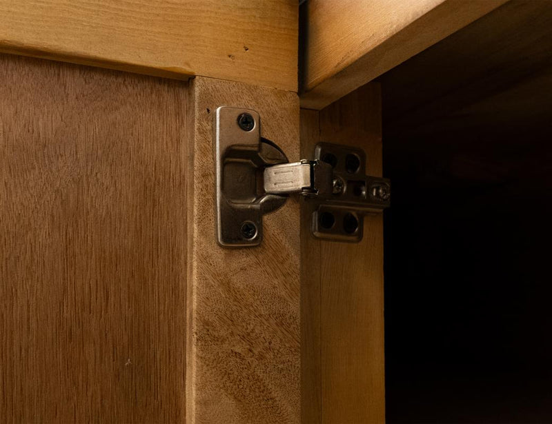 Hinge detail