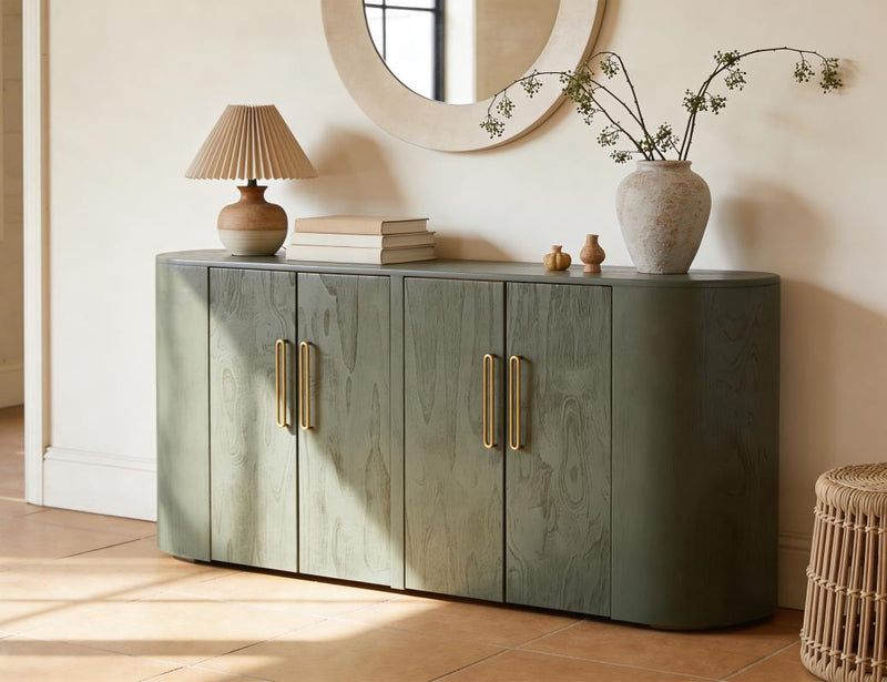 Balam Green console room scene