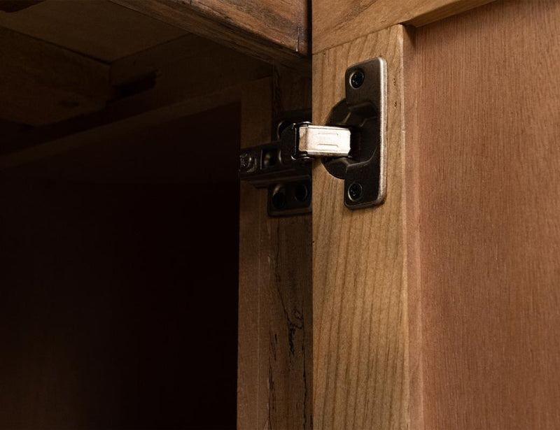 Hinge detail