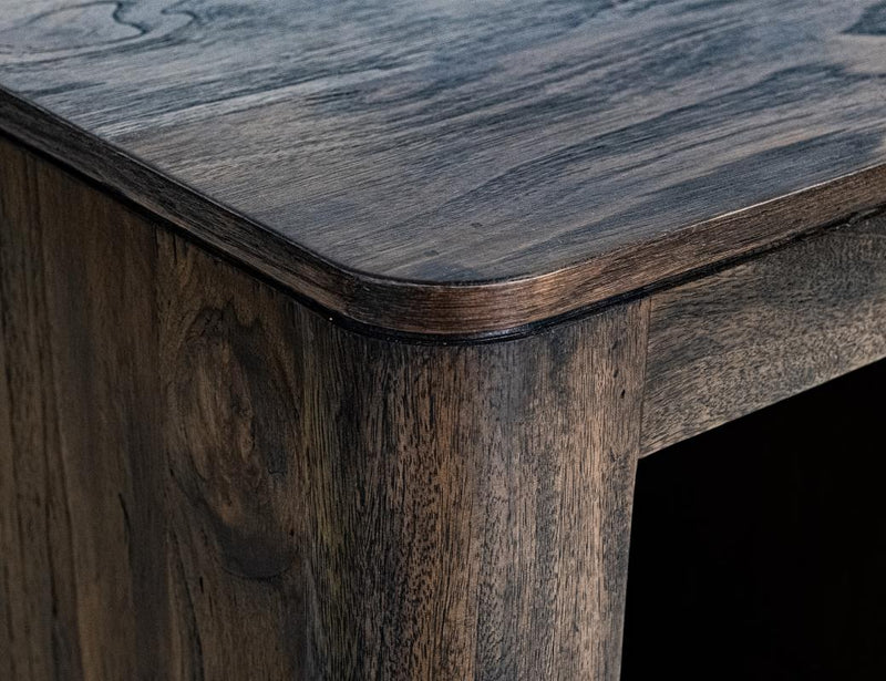 Top corner detail