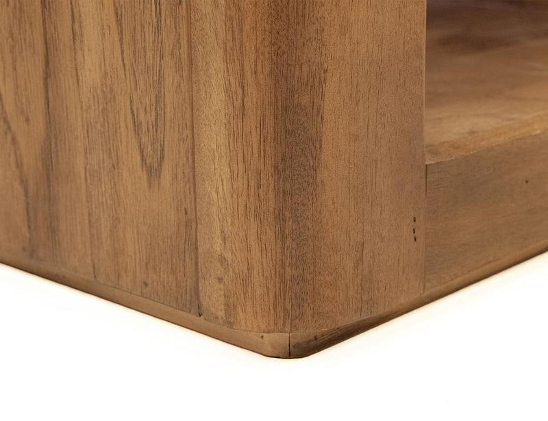 Shelf corner detail